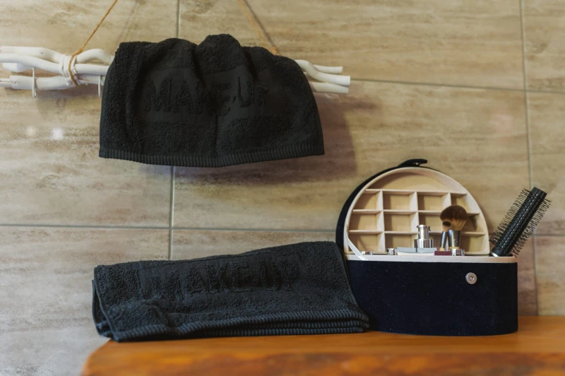 tanio ręczniki hotelowe czarne